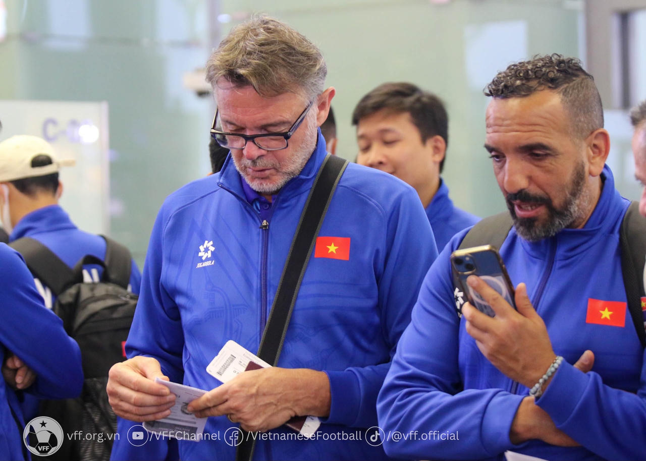 Đội tuyển Việt Nam lên đường dự VCK Asian Cup 2023