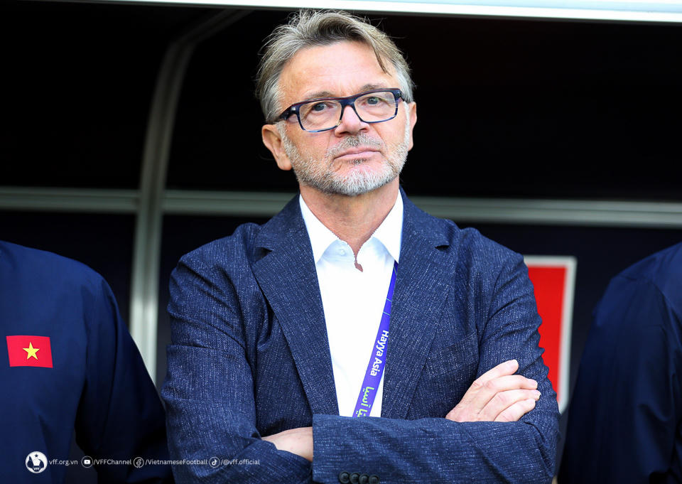 "Đá với Indonesia mà như đá với đội tuyển Hà Lan"