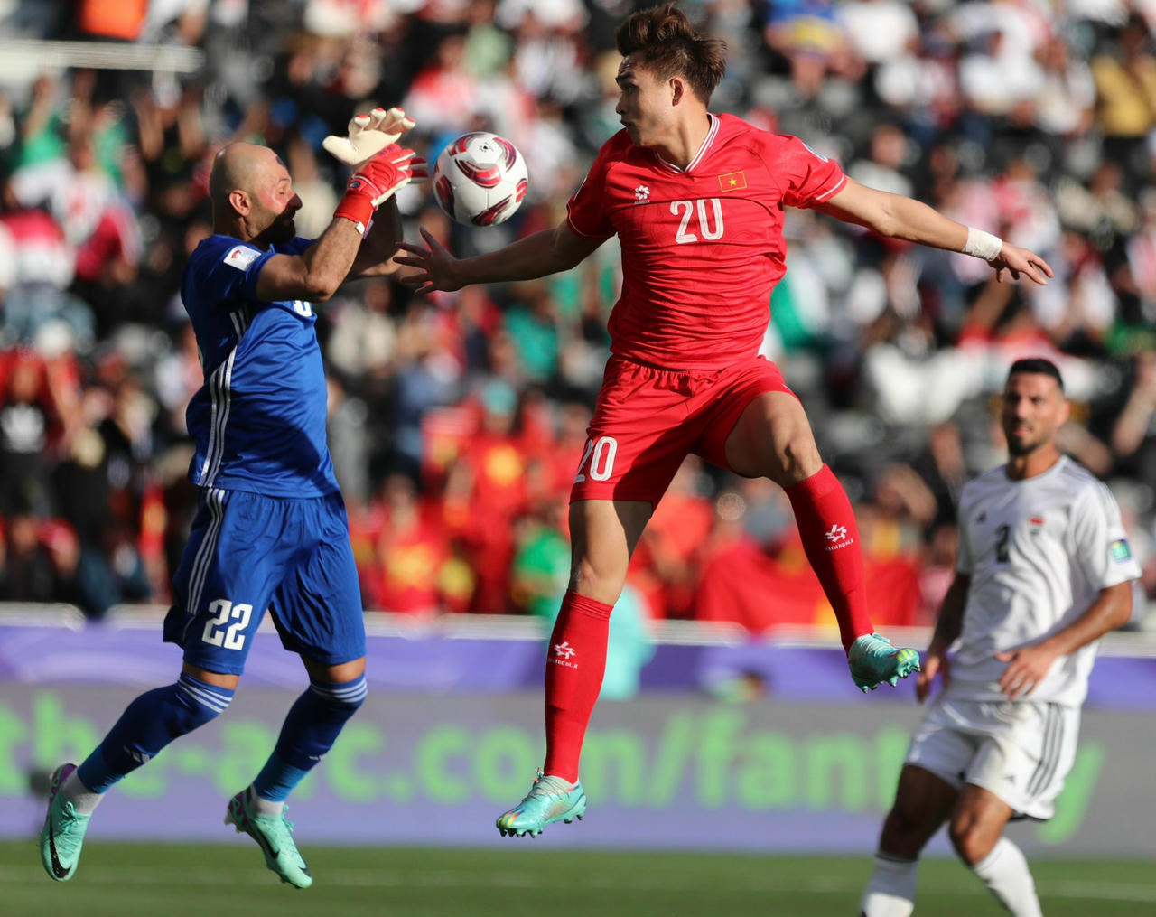 Ông Troussier nói gì với toàn đội sau khi sớm chia tay Asian Cup?