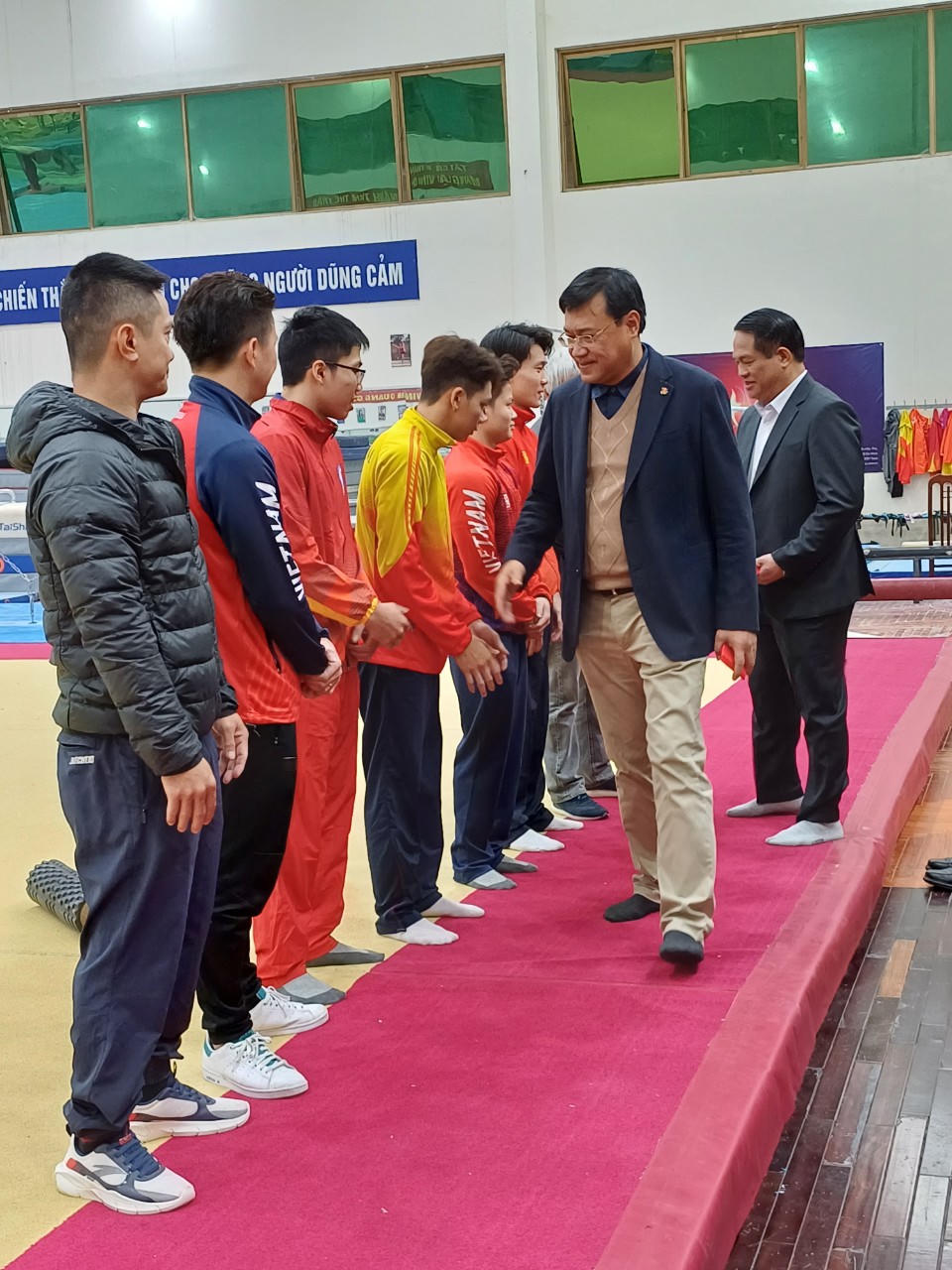 Nhiều cầu thủ tập luyện xuyên Tết