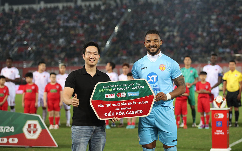 Bình Dương thâu tóm giải thưởng V.League tháng 12