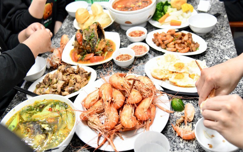 Thứ trưởng Bộ VHTTDL Hoàng Đạo Cương, kiểm tra bữa ăn của VĐV