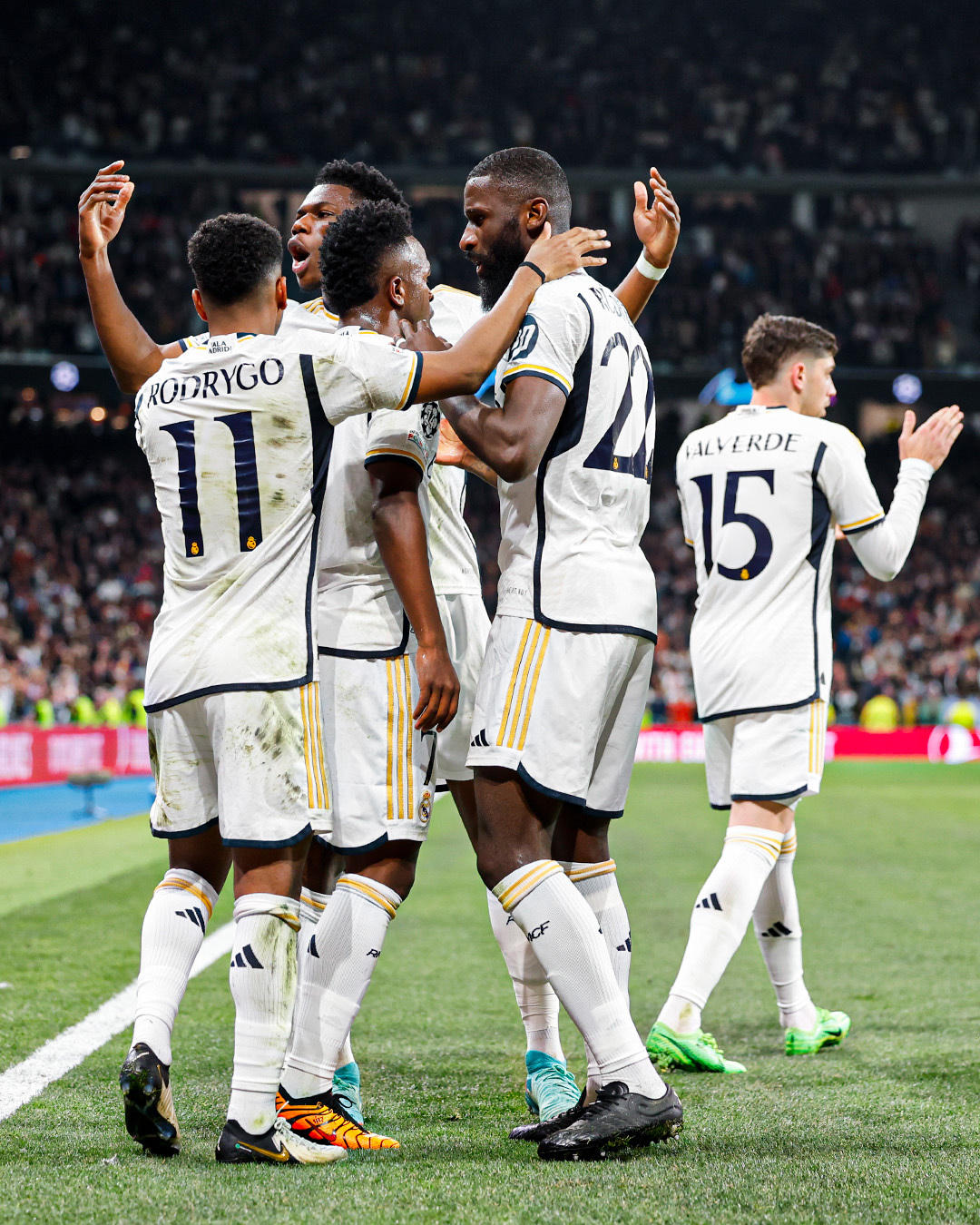 Bao giờ bốc thăm tứ kết Champions League?