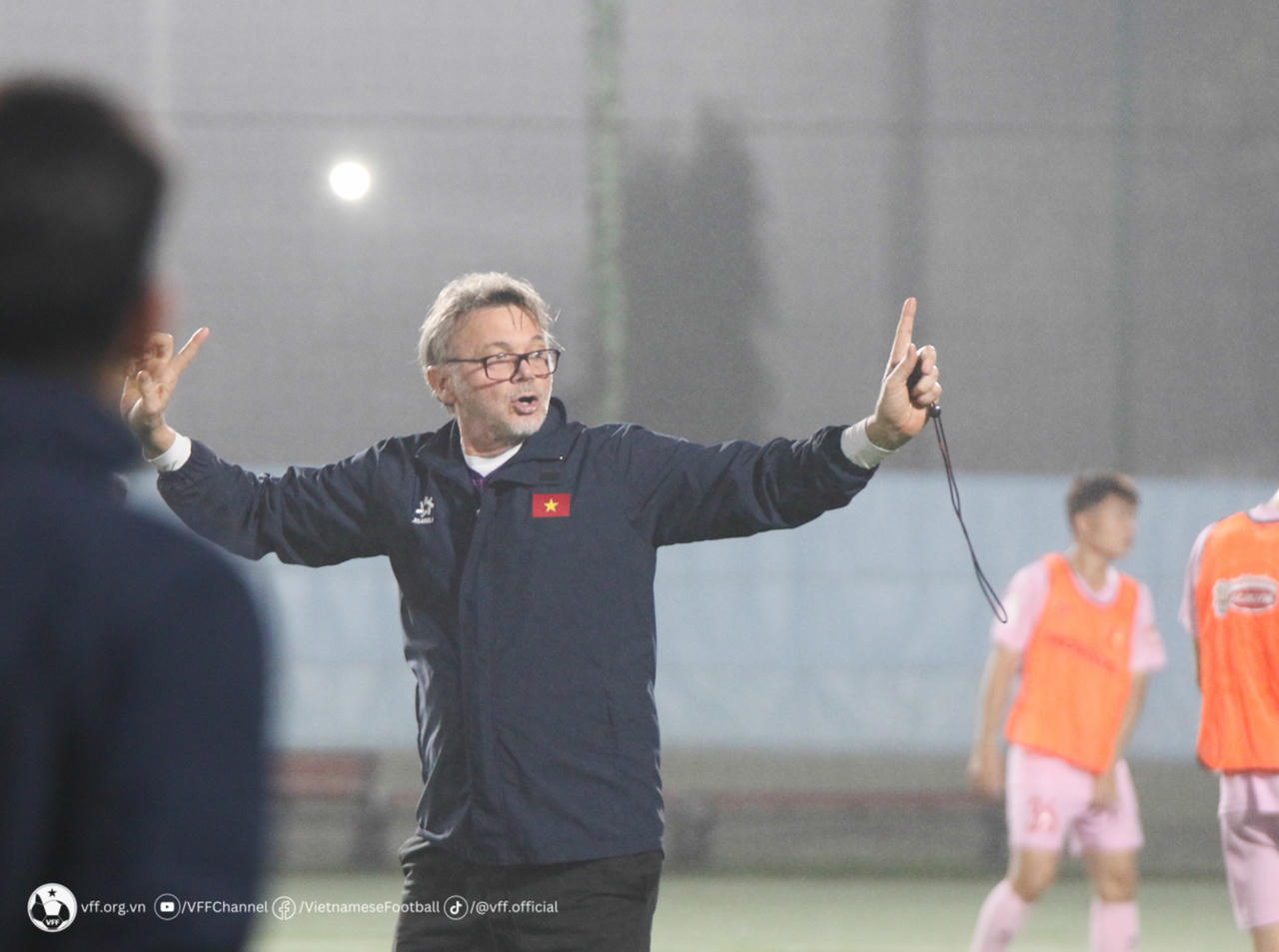 Công Phượng nổi bật trong buổi tập đầu tiên