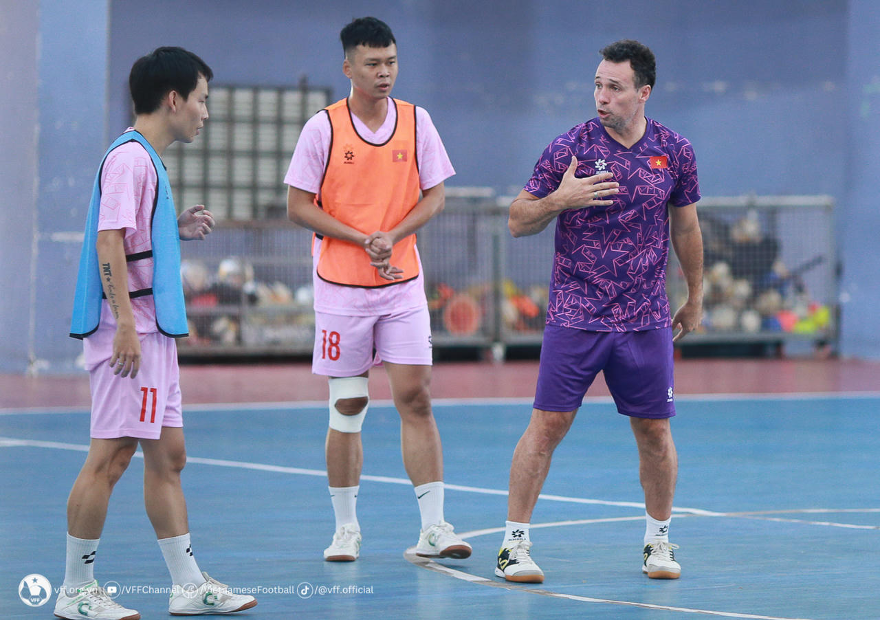  Futsal Việt Nam miệt mài rèn đấu pháp