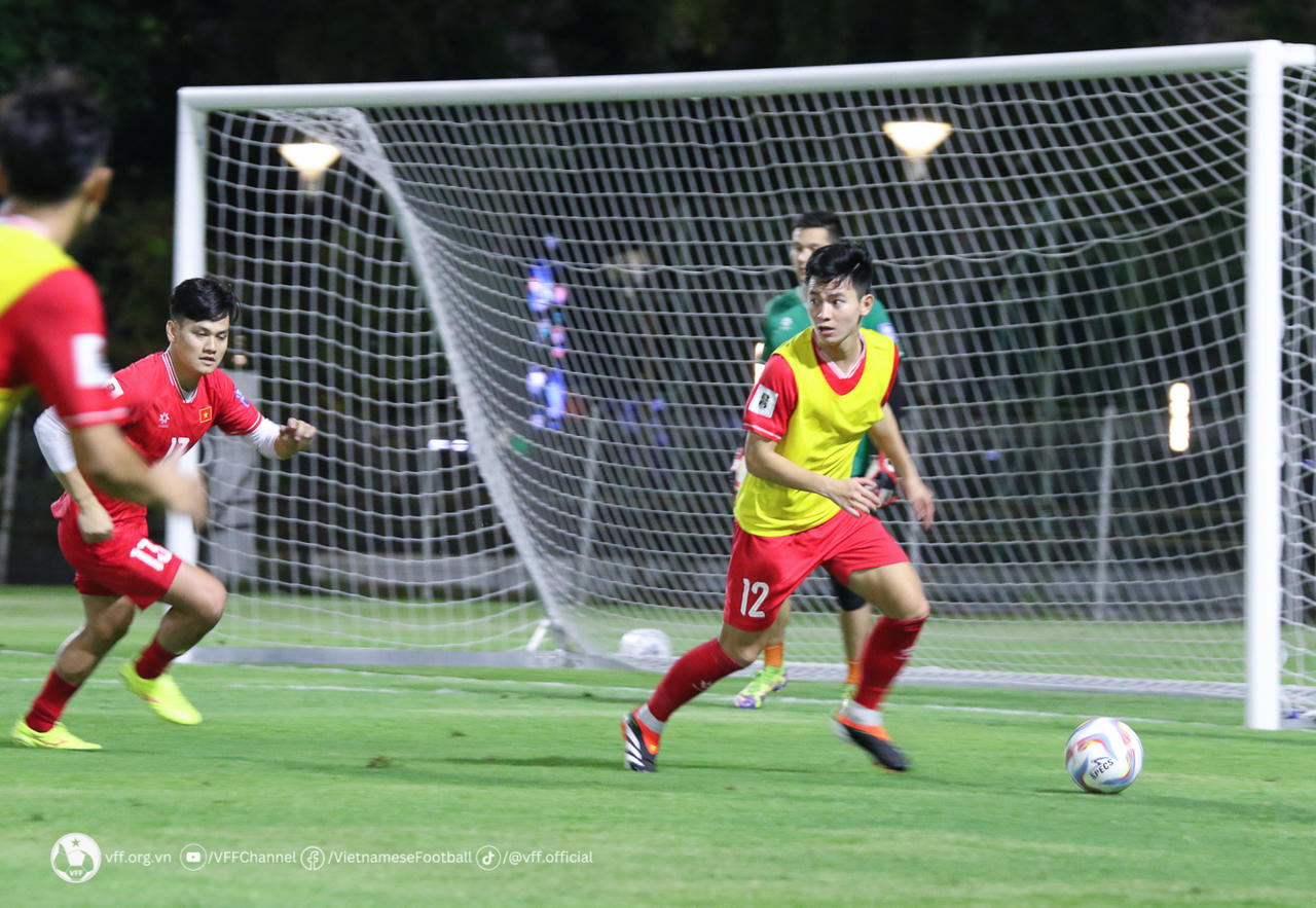 Đội tuyển Việt Nam có buổi tập đầu tiên tại Indonesia