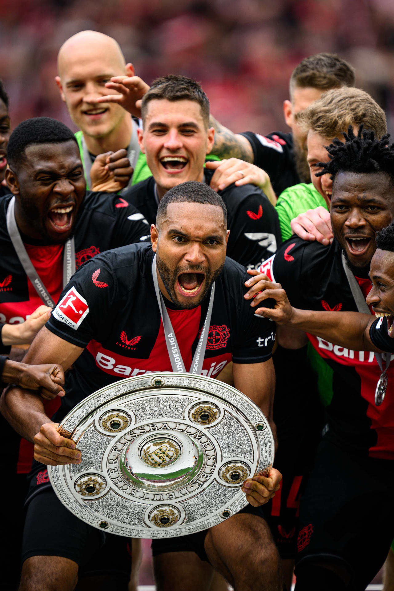 Bayer Leverkusen: Kẻ bất bại của bóng đá Đức