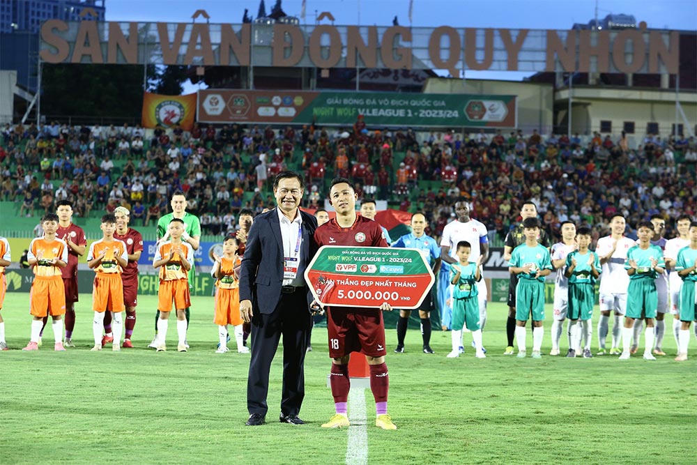 CLB Hải Phòng nhận 2 giải thưởng tháng của V.League