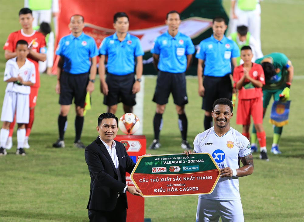 CLB Hải Phòng nhận 2 giải thưởng tháng của V.League