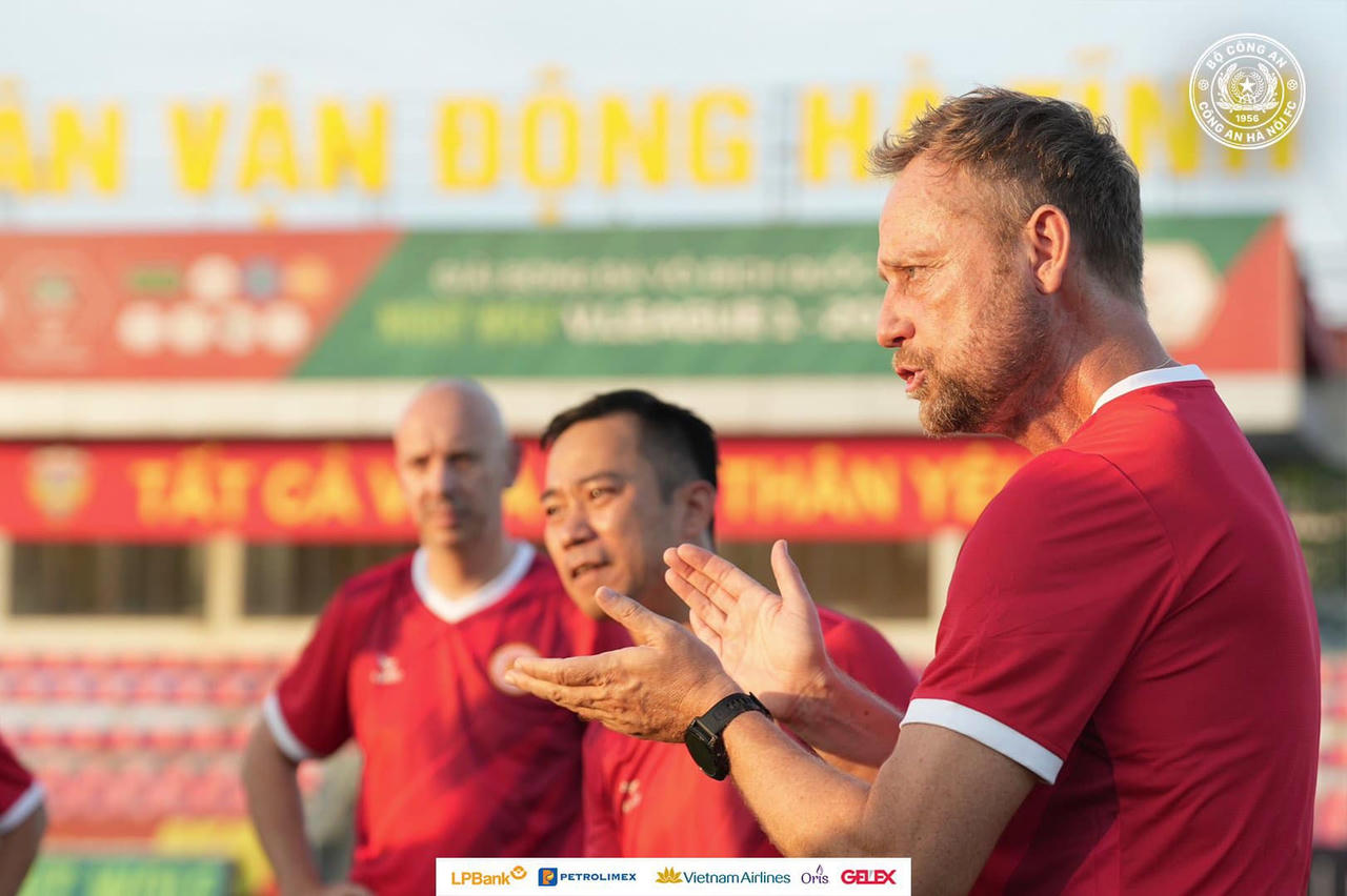 Vòng 22 V.League: Cuộc chiến của nhóm play-off