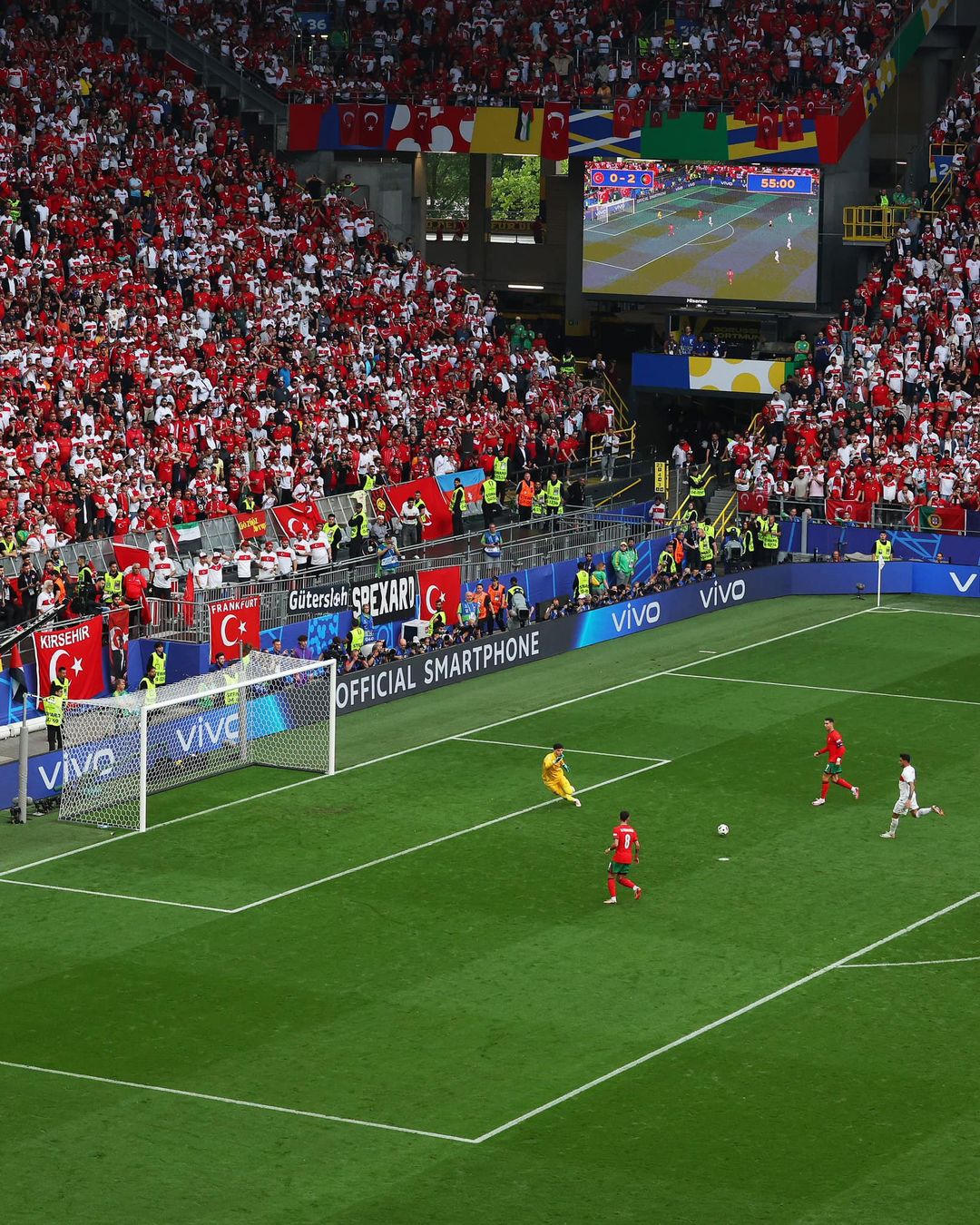 Bồ Đào Nha vào vòng 1/8