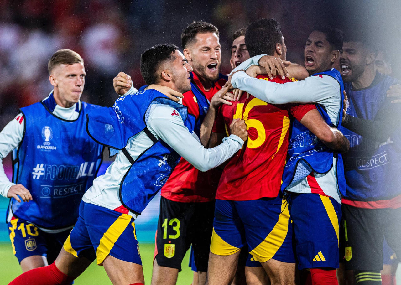 Tây Ban Nha thể hiện đẳng cấp vào tứ kết