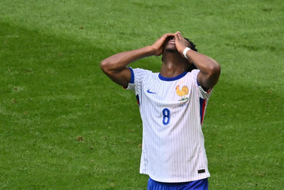 "Gà trống gáy vang" vào tứ kết