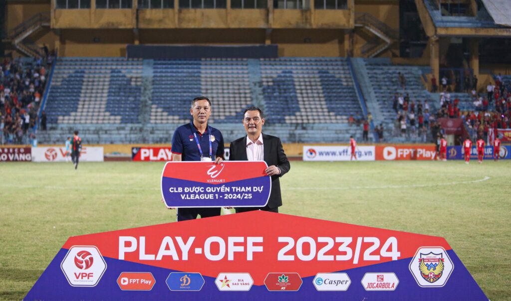 Hồng Lĩnh Hà Tĩnh ở lại V.League sau màn lội ngược dòng