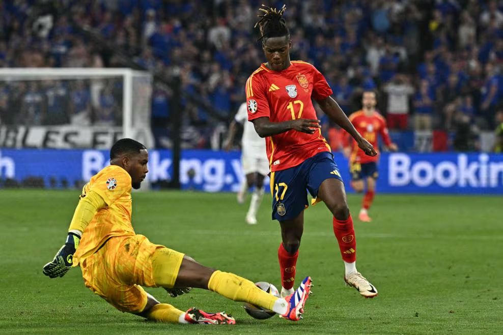 Tây Ban Nha vào chung kết