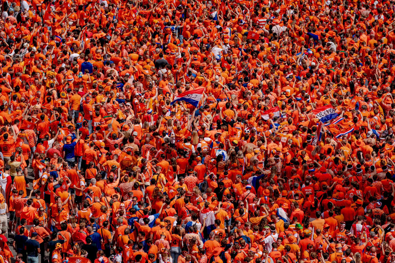 Anh ngược dòng vào chung kết