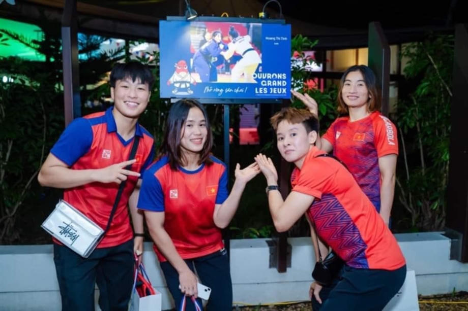 Đoàn thể thao Việt Nam tập luyện ở Pháp