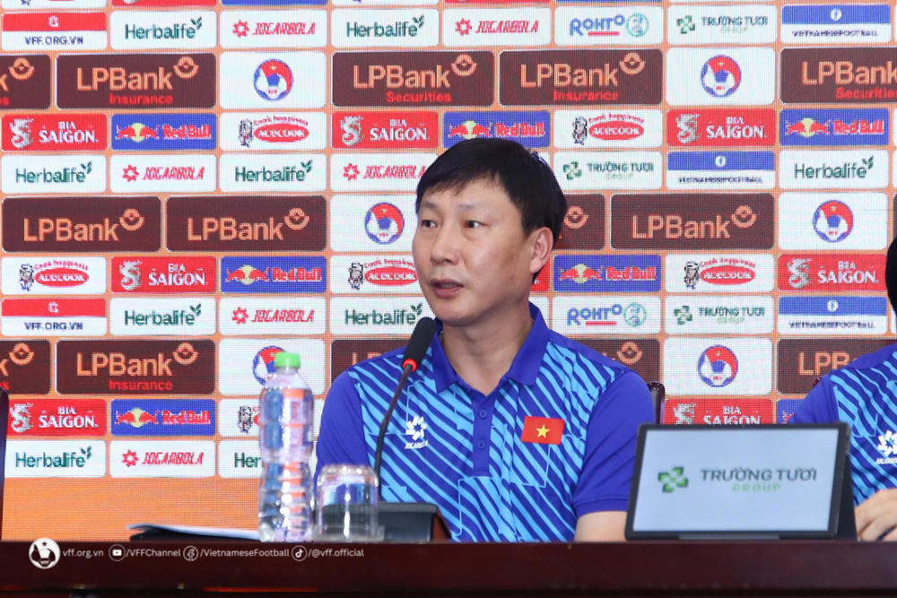 'Tôi sẽ trao cơ hội cho Văn Lâm'