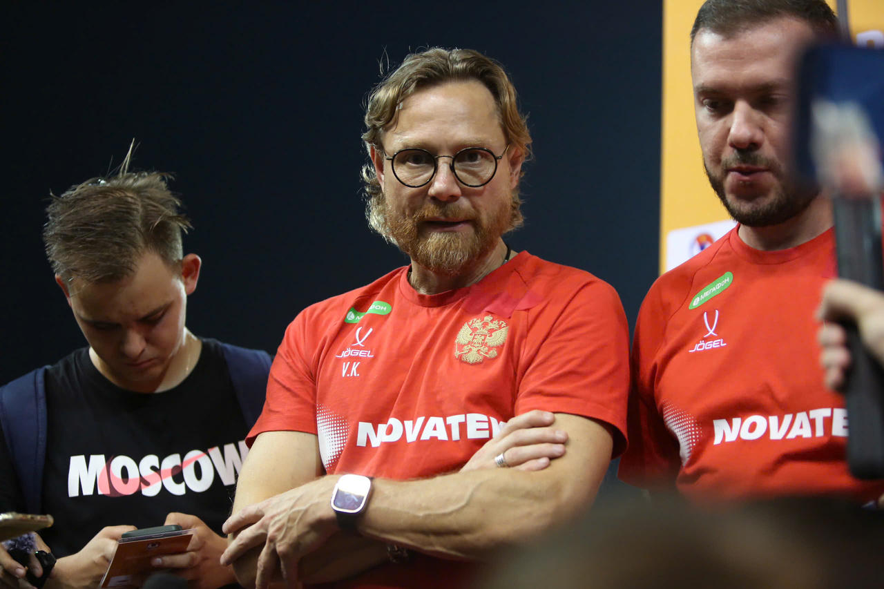 Người Nga muốn vô địch LP Bank Cup