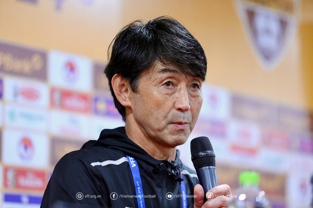 Ông Kim lý giải đội tuyển thua Thái Lan do cầu thủ nghỉ thi đấu