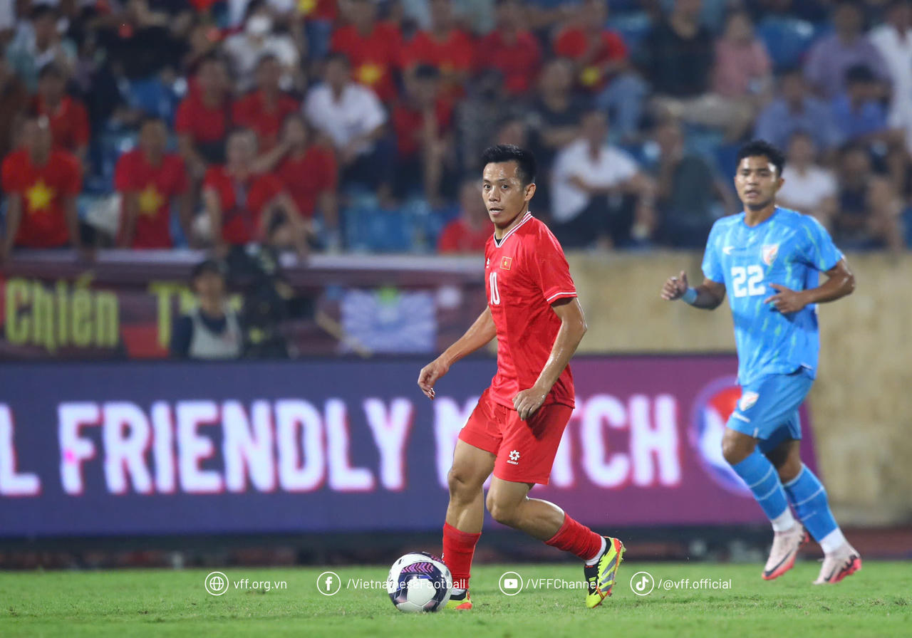 HLV Kim Sang Sik nói về Văn Quyết