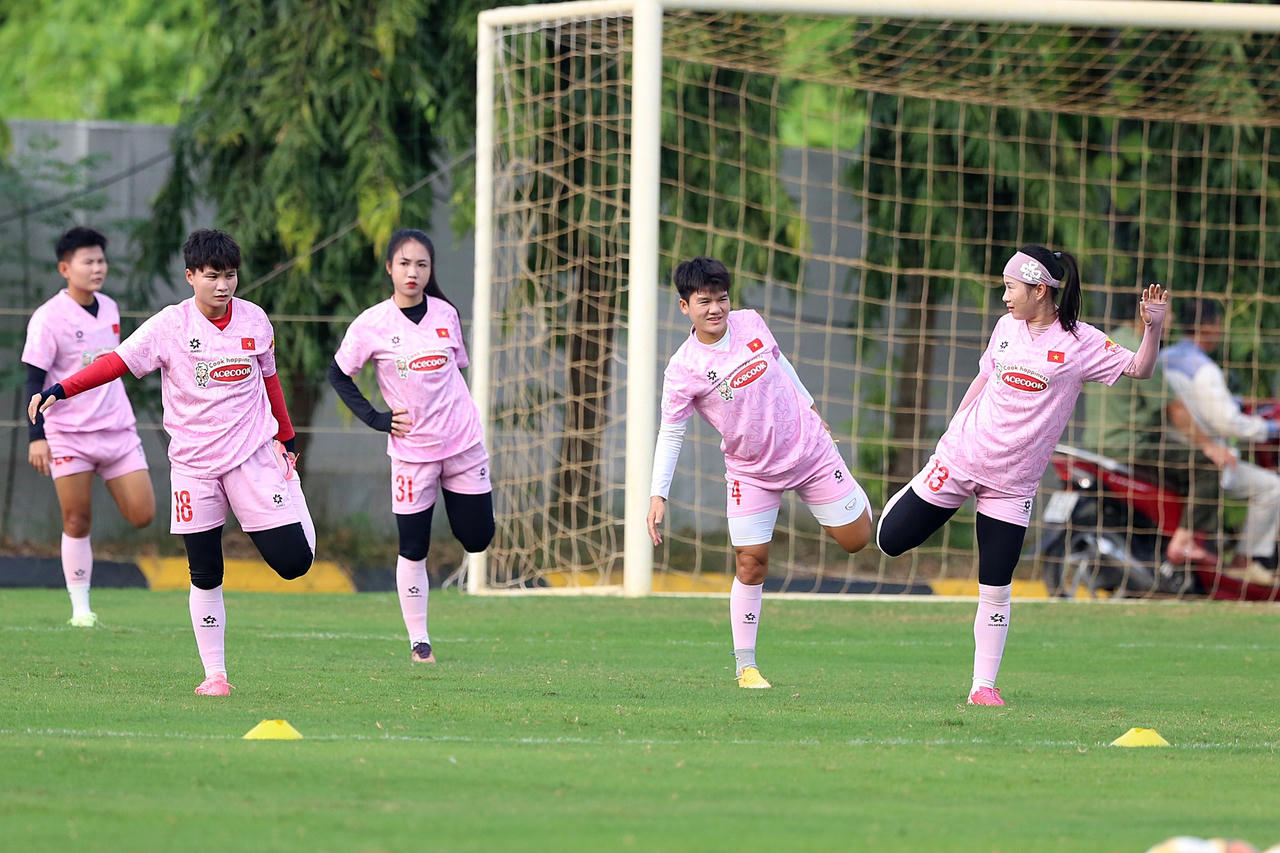 Đội tuyển nữ Việt Nam lên đường sang Trung Quốc vào ngày 21/10