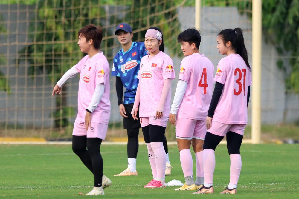 Đội tuyển nữ Việt Nam lên đường sang Trung Quốc vào ngày 21/10