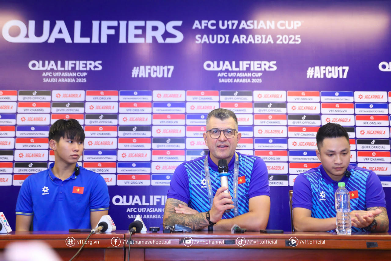 HLV Cristiano Roland tiếc vì U17 Việt Nam không có chiến thắng