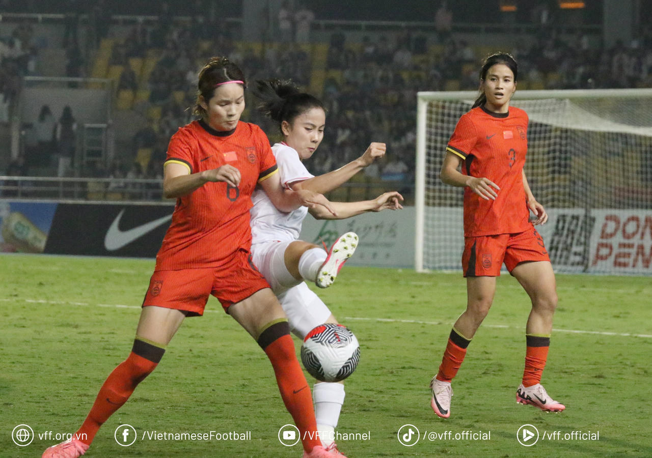  Đội tuyển nữ Việt Nam giành vị trí Á quân Giải bóng đá nữ giao hữu tại Trung Quốc