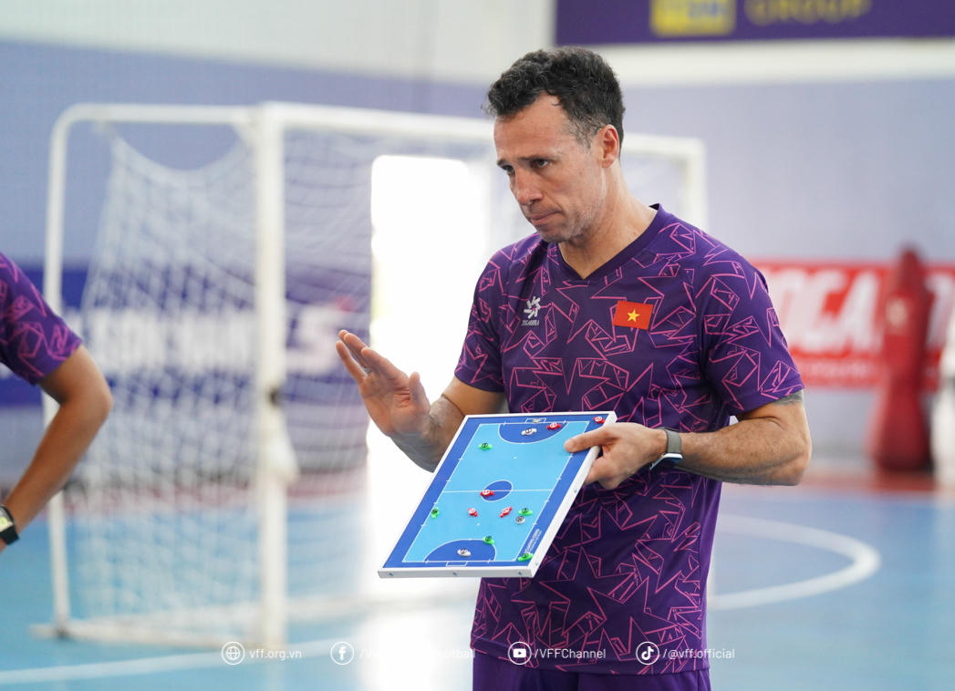 "Chúng tôi đang nghĩ đến trận chung kết"