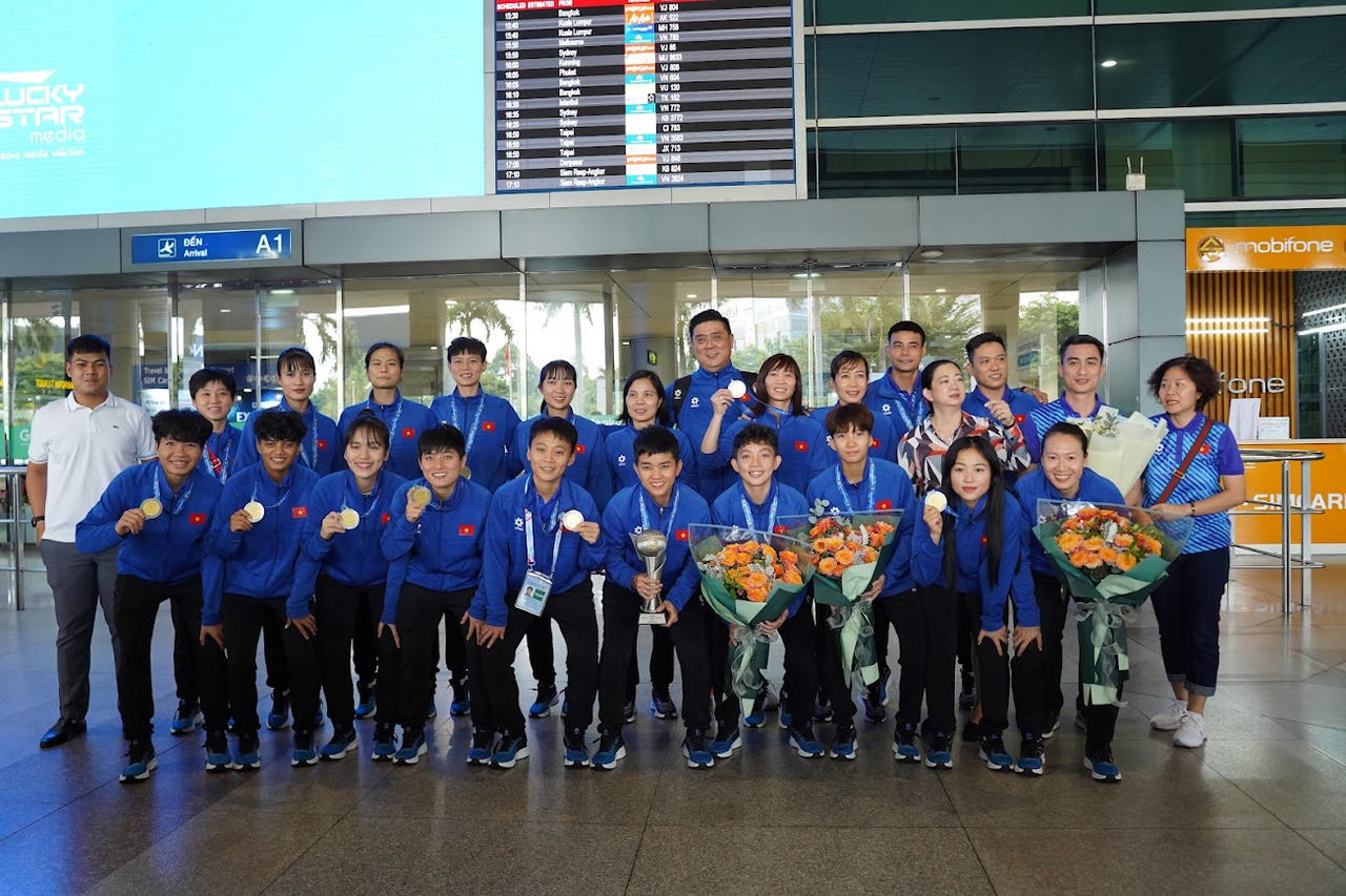 HLV Nguyễn Đình Hoàng nói về chiến thắng của futsal nữ Việt Nam