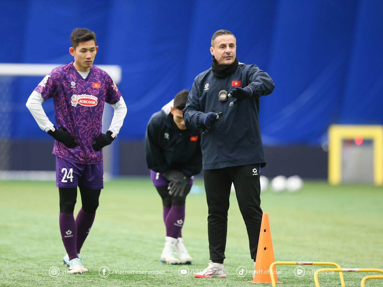 Đội tuyển Việt Nam tập luyện nặng ở Hàn Quốc