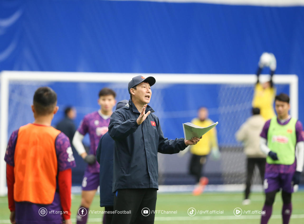 Đội tuyển Việt Nam tập luyện nặng ở Hàn Quốc