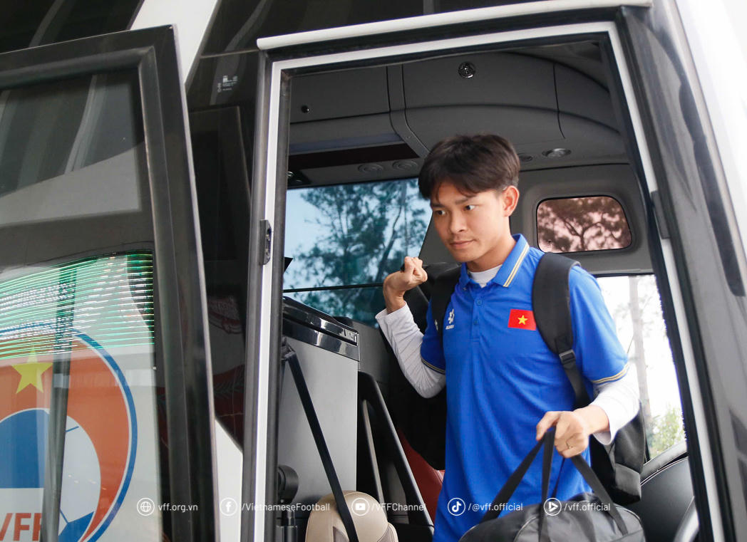 Đội tuyển Việt Nam không về Hà Nội