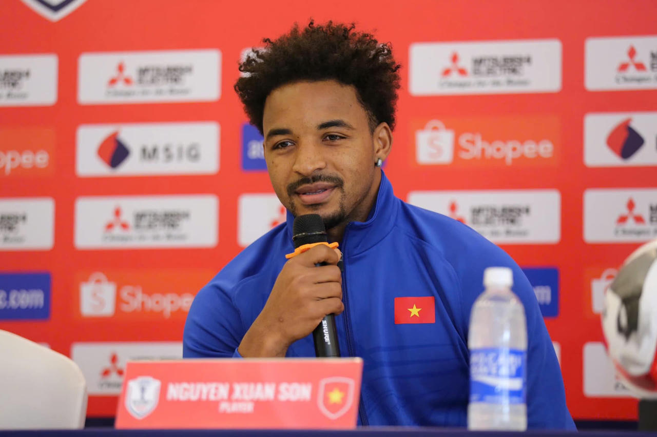 Tiền đạo Nguyễn Xuân Son: "Tôi tự tin có thể hát quốc ca Việt Nam"