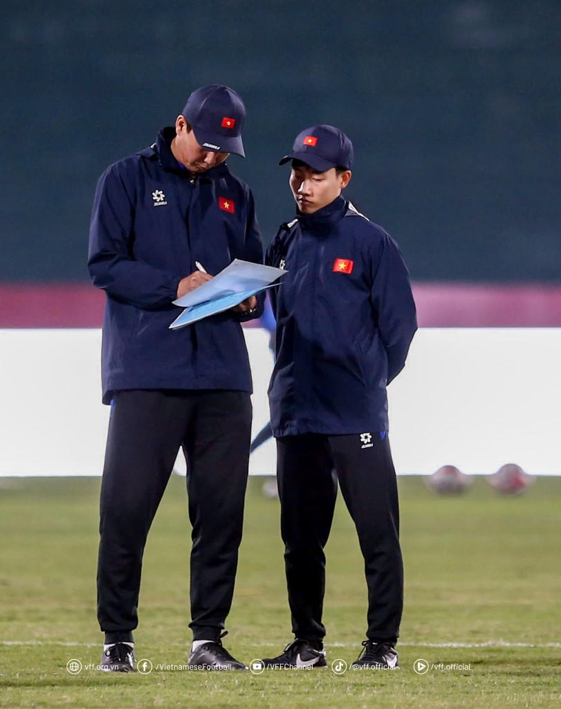 HLV Kim Sang Sik muốn vô địch AFF Cup