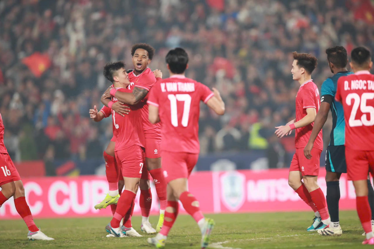 'Cú đúp' của Xuân Son đưa Việt Nam vào chung kết