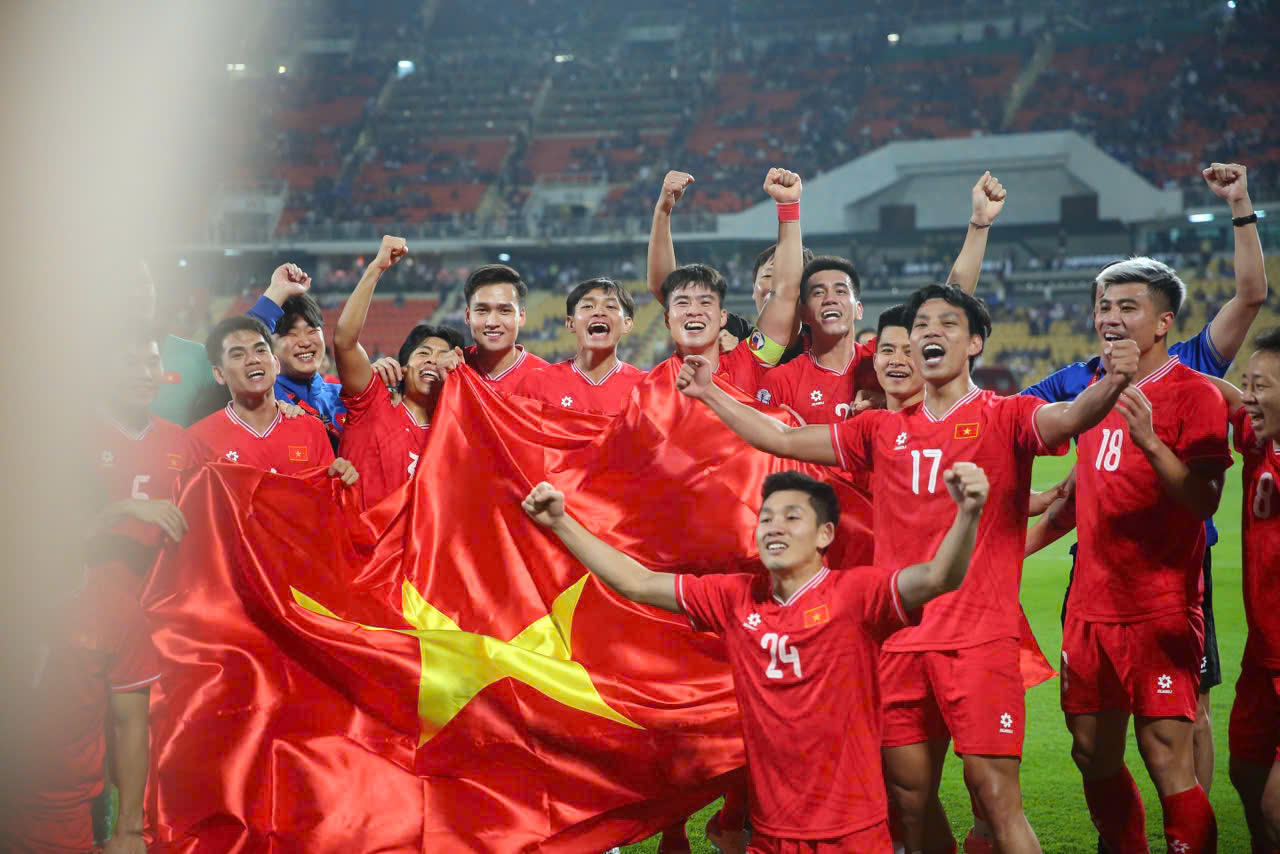 Thủ tướng Phạm Minh Chính cảm ơn Đội tuyển bóng đá nam Việt Nam 