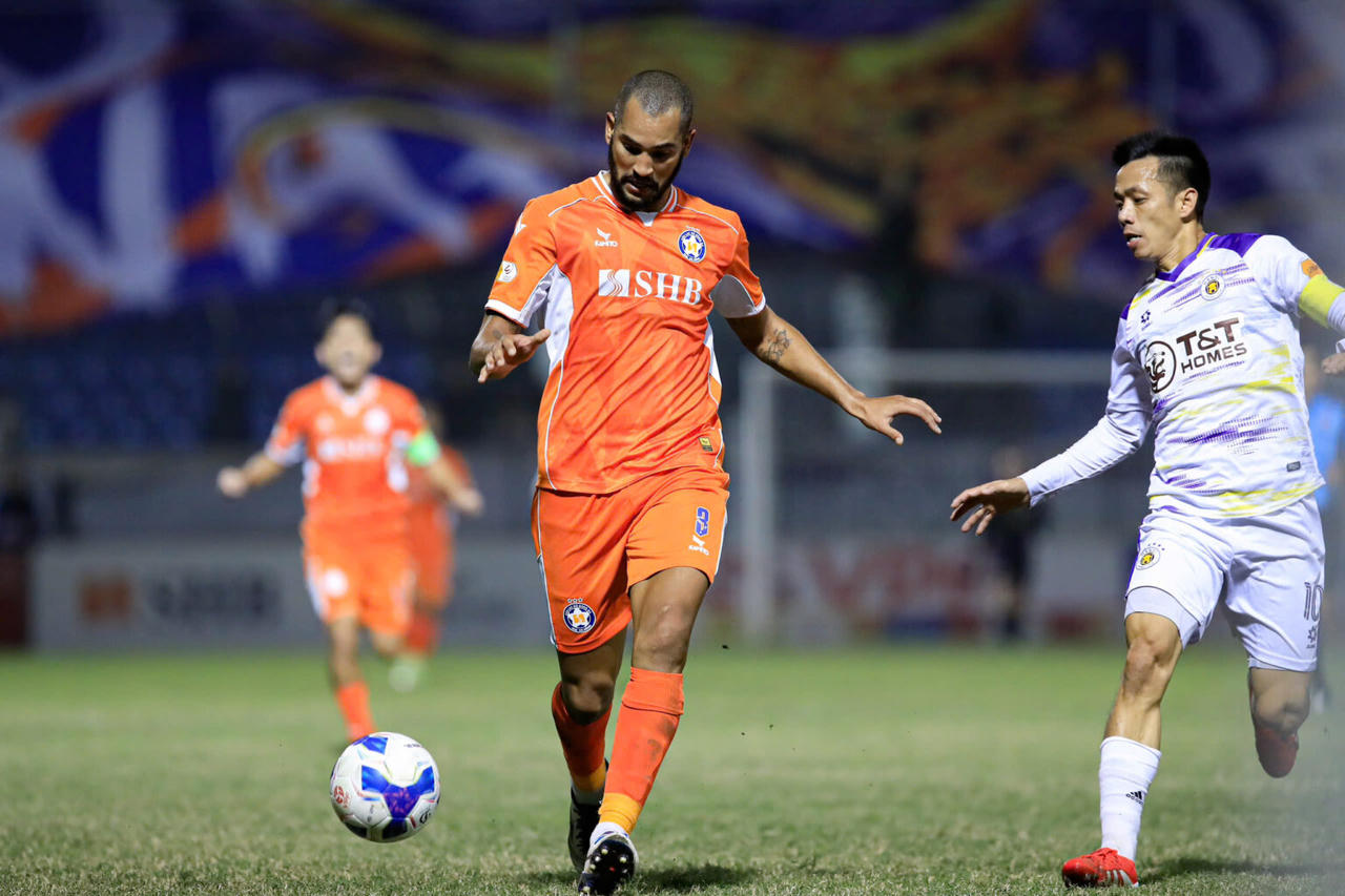 Nhiều biến động trên bảng xếp hạng sau vòng 10 V.League