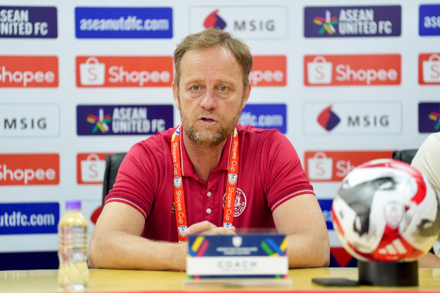 HLV Polking nói về chiến thắng trước Borneo FC