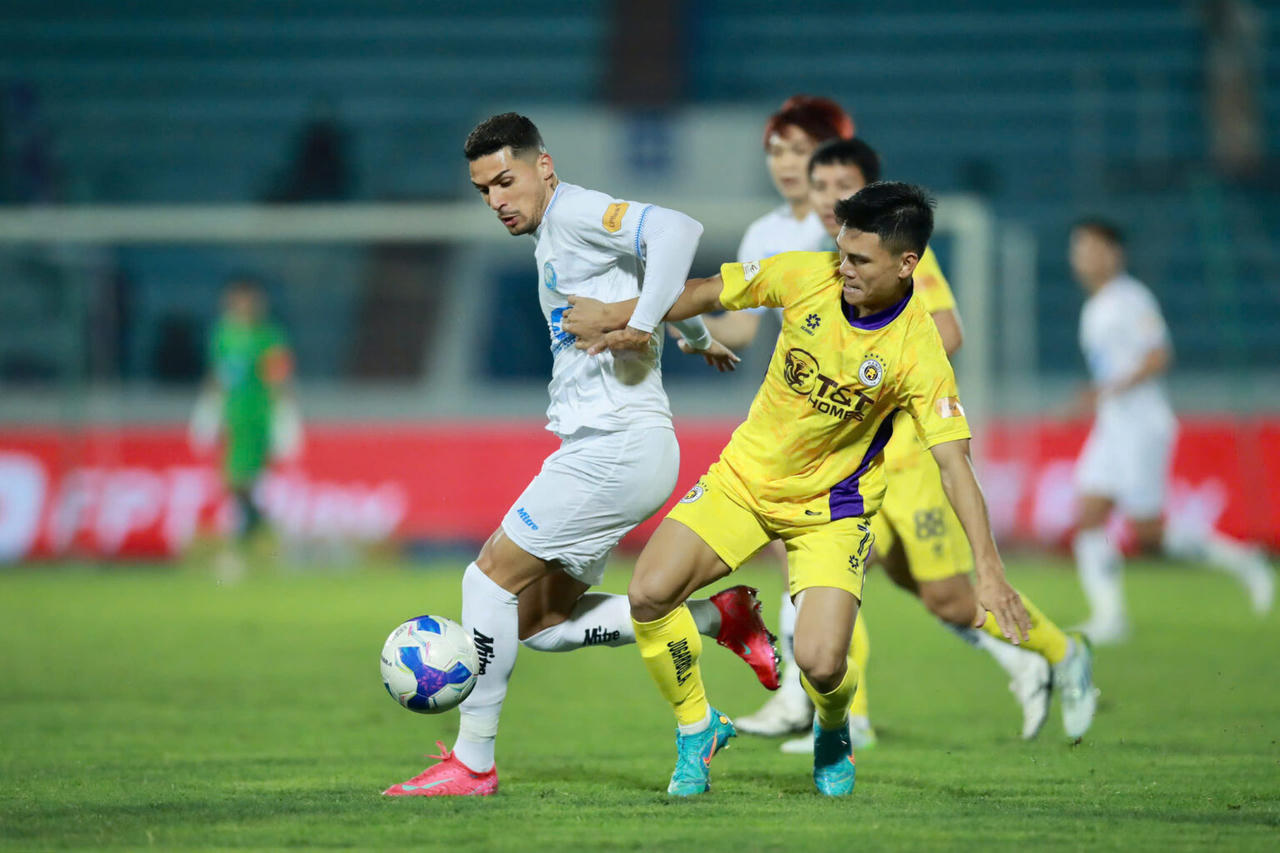 Thành Nam "mở tiệc"