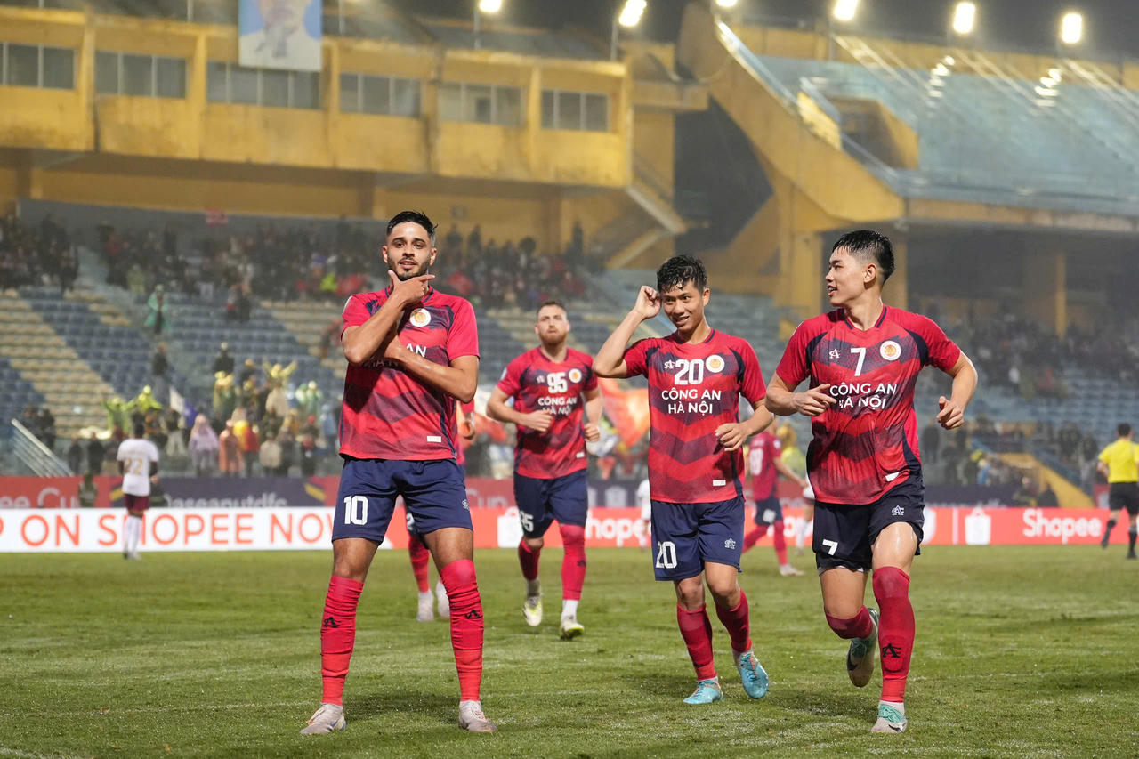 HLV Polking nói về chiến thắng trước Borneo FC