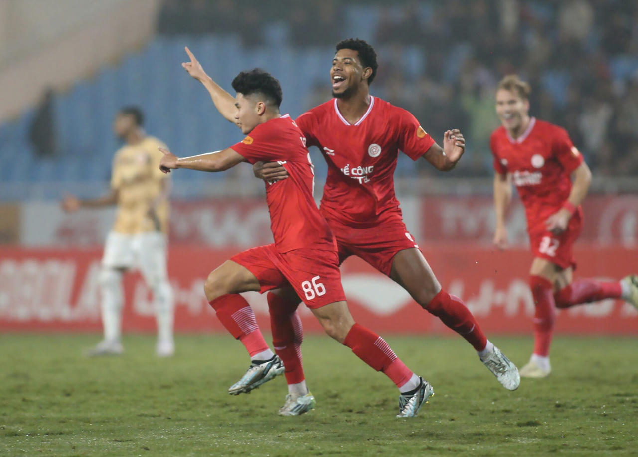  HLV Velizar Popov dẫn dắt Thể Công 