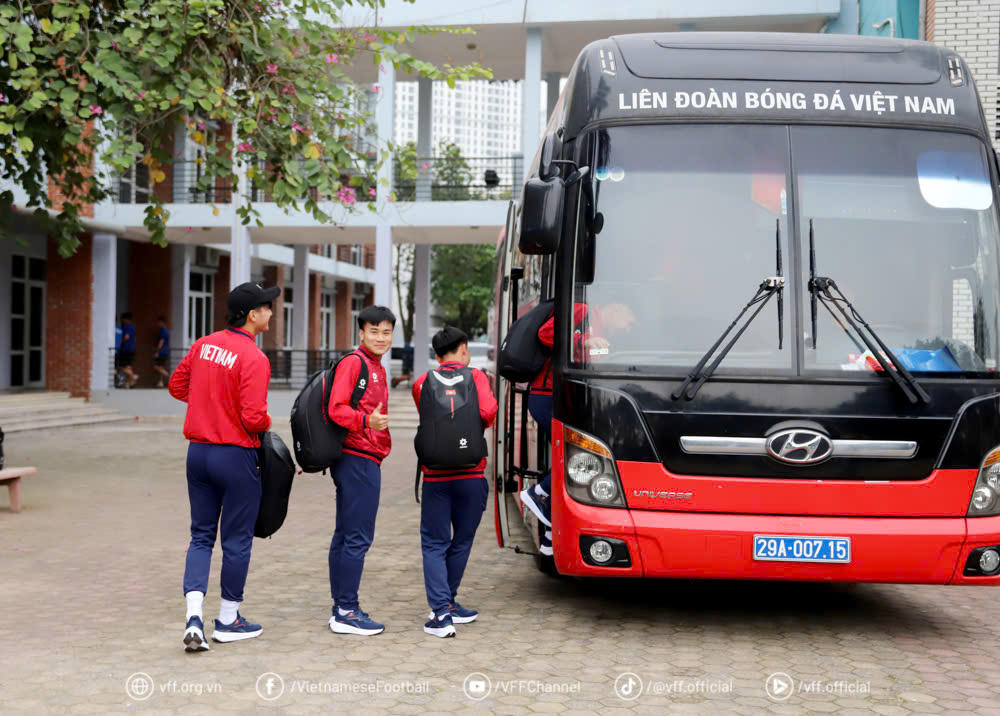  U22 Việt Nam lên đường sang Trung Quốc 