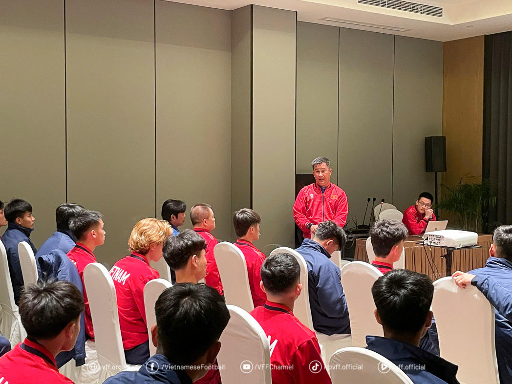 U22 không được tập trên sân đấu chính thức