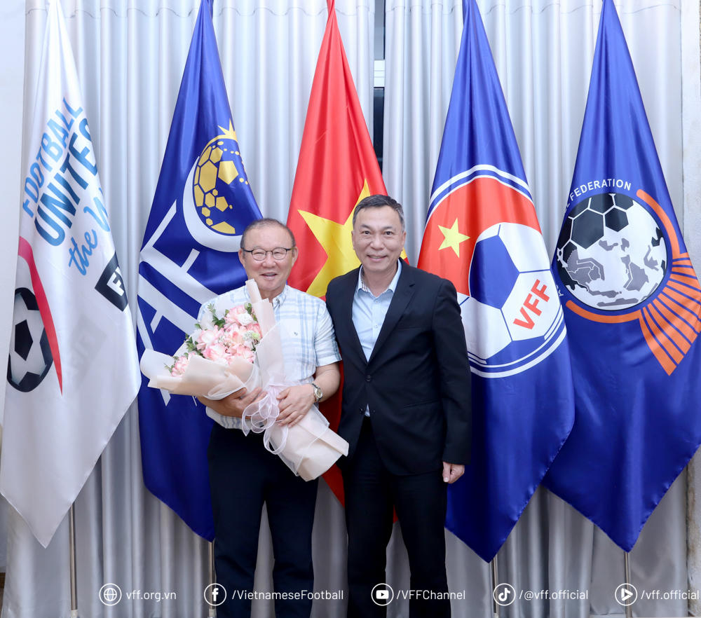 Ông Park Hang Seo dẫn đầu đoàn LĐBĐ Hàn Quốc thăm và làm việc với VFF