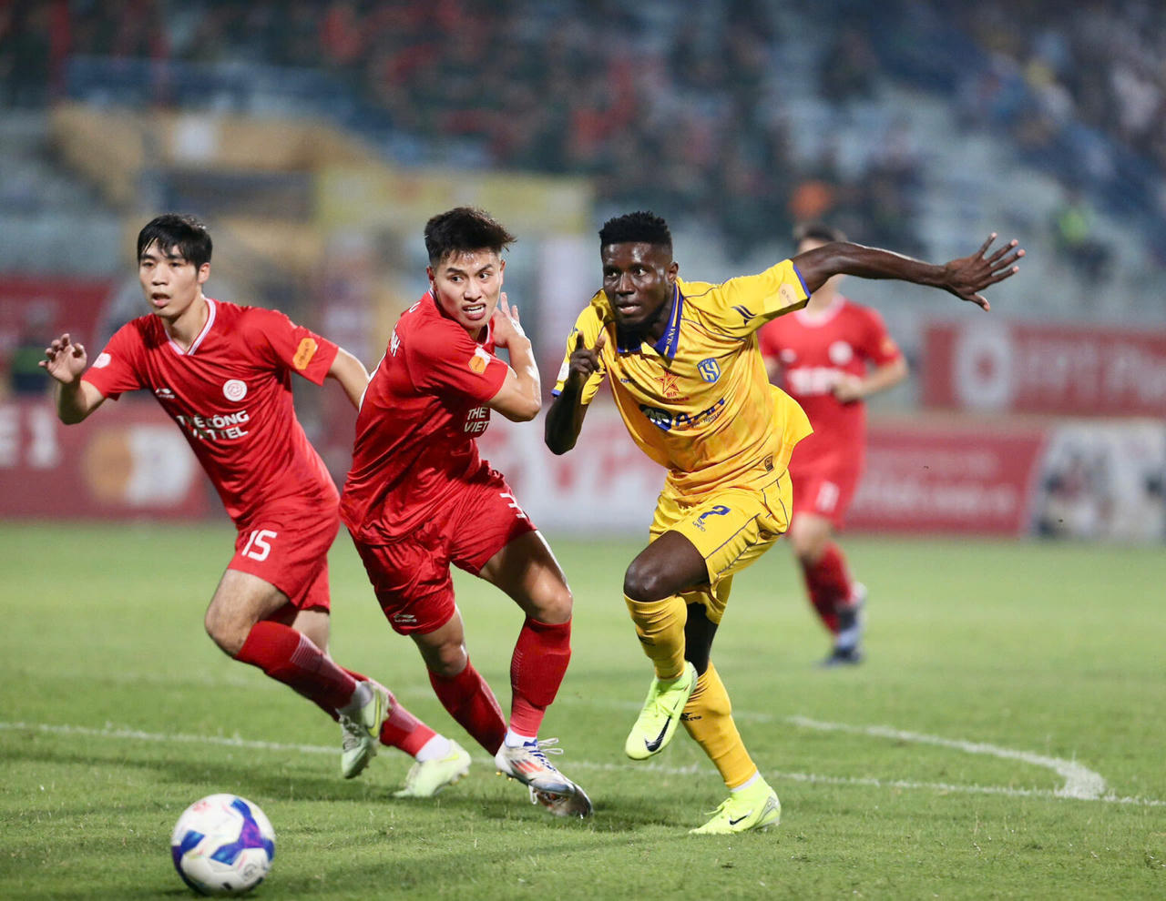 Thép Xanh Nam Định đăng quang sớm?