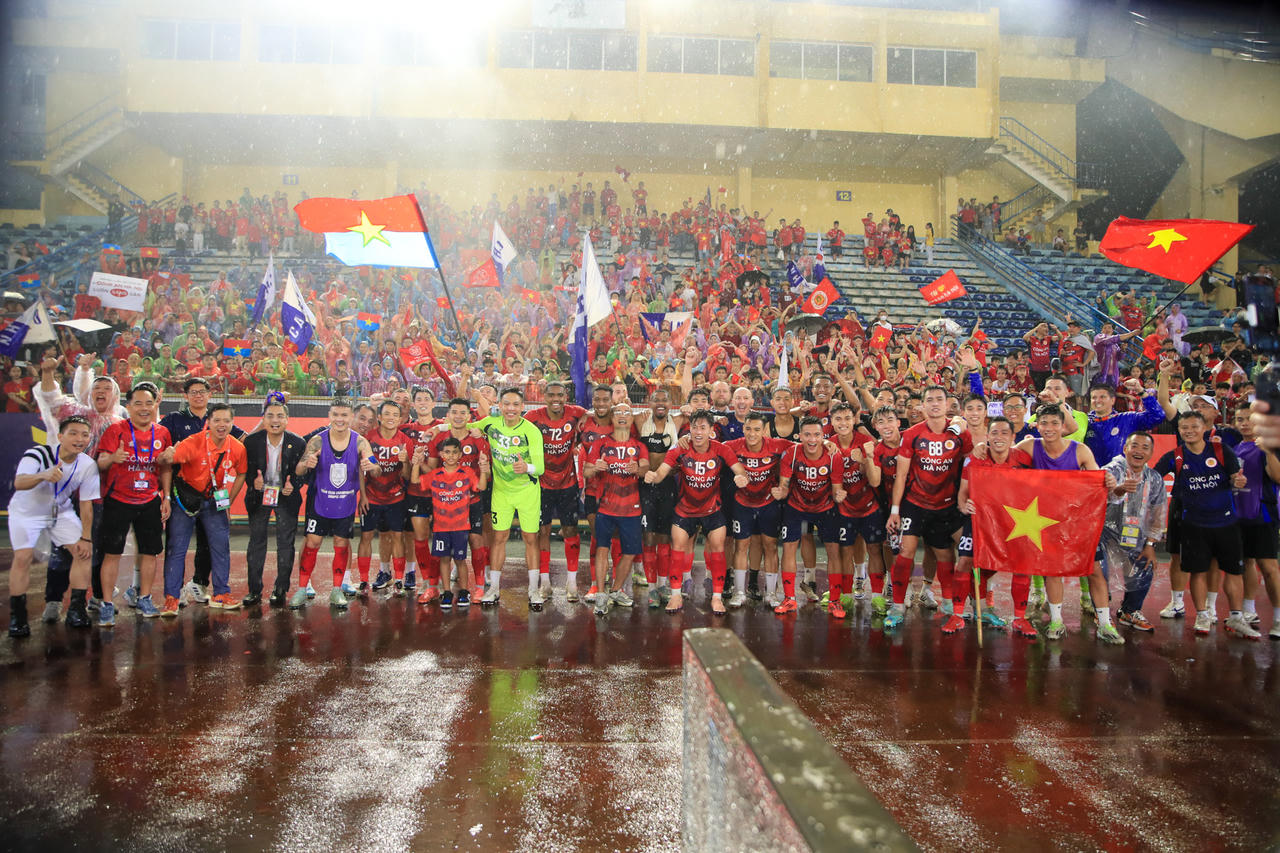 Công an Hà Nội nhận mưa tiền thưởng khi vào chung kết C1 Đông Nam Á