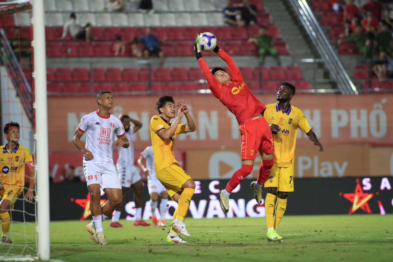 Đường tới vô địch đã mở cho Nam Định