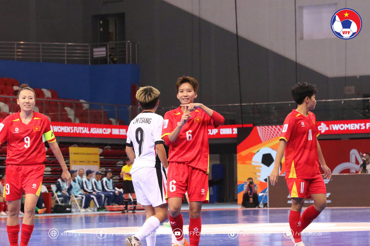 Futsal nữ Việt Nam ra quân thắng trận